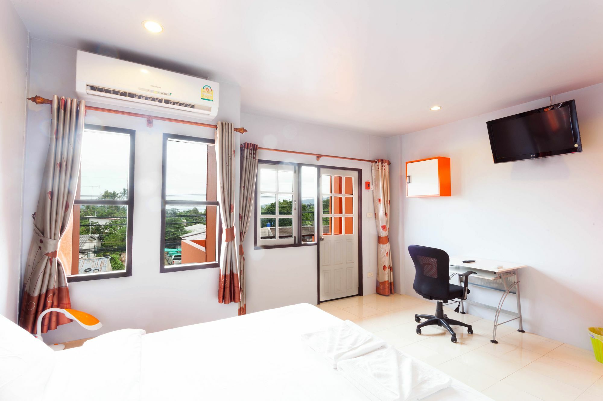 Luna Guesthouse And Travel Rawai Ngoại thất bức ảnh